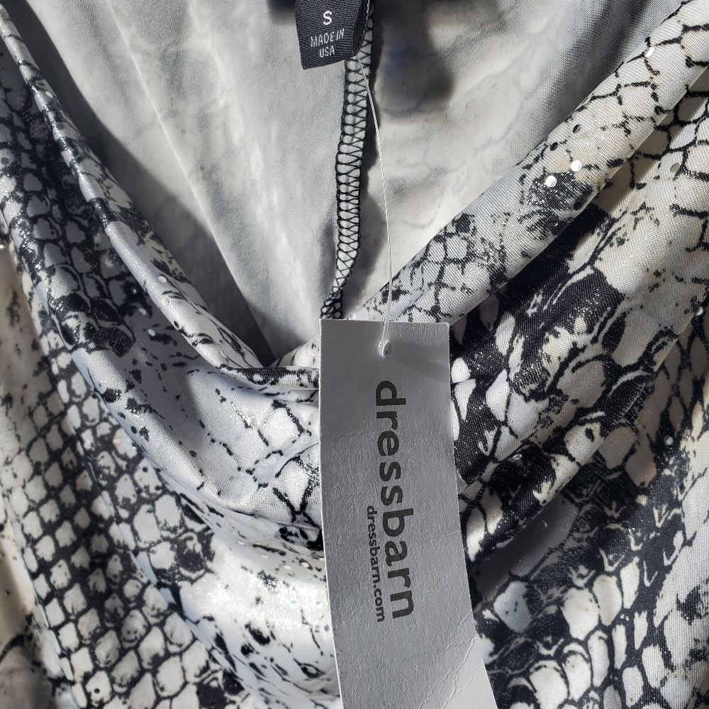 Snakeskin Shimmery Open Shoulder Blouse - Picture 8 of 8